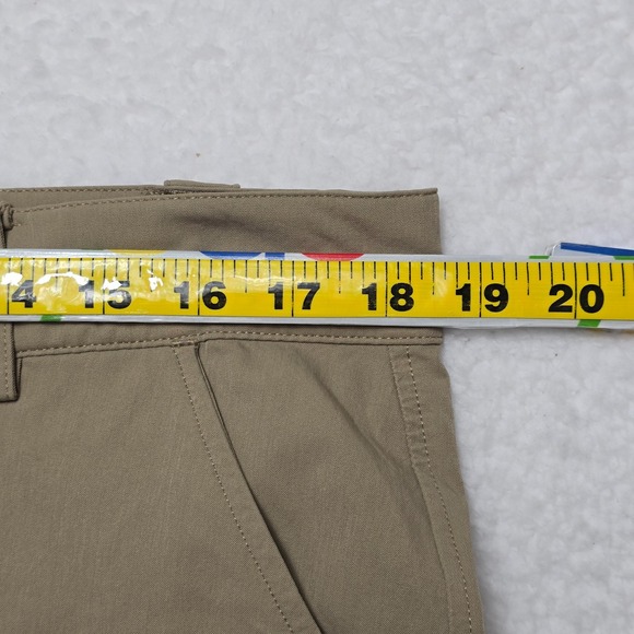 Under Armour Performance Shorts Men's 36R Khaki‎ Stretch Golf Activewear - Picture 13 of 16